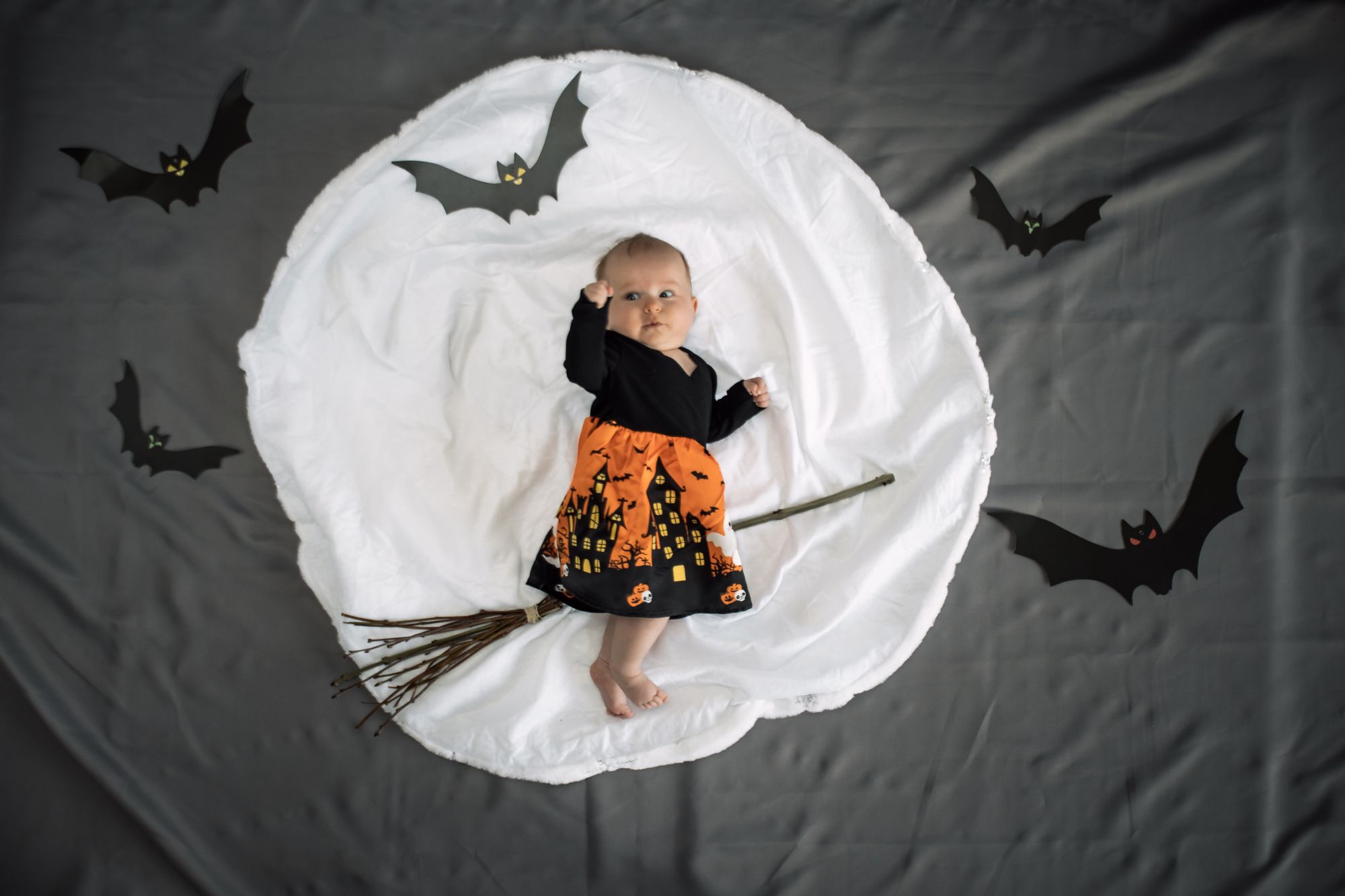 Family photography in Plzeň — A family embrace and the warmth of home